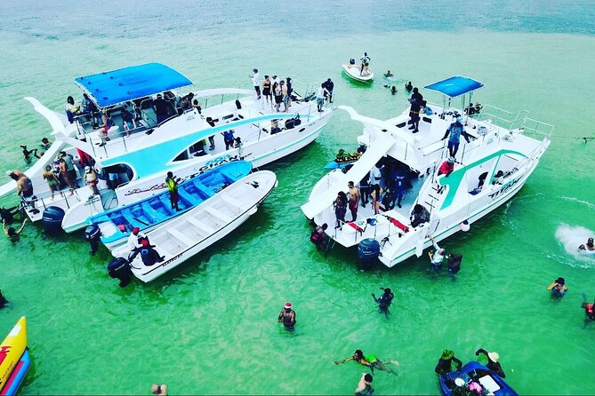 Catamaran party in Punta Cana with open bar, music and more - Two hours at the Bávaro natural pool