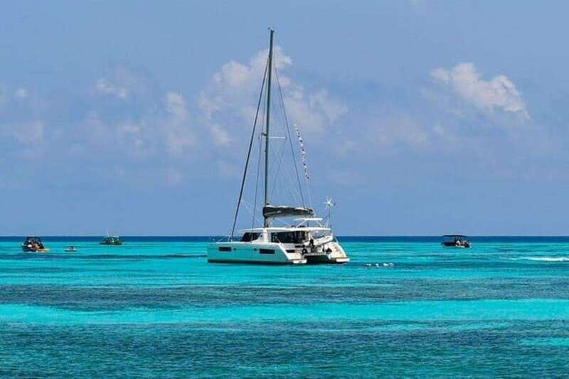 Catamaran party Isla Mujeres with drinks & lunch - Who will enjoy this most