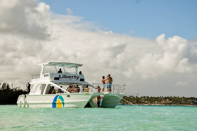 Catamaran Private Group Tour - Cocktails, Drinks, and a Natural Pool