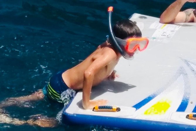 Catamaran ride -Costa Brava with barbecue and drinks. Familiar. - What comes from the barbecue buffet