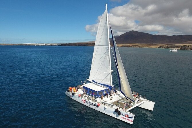 Catamaran Sailing Experience to Papagayo's Beaches with lunch and drinks - Two hours near Punta de Papagayo