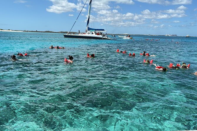Catamaran Snorkel & Beach Day with Turtles - What the $110 price covers