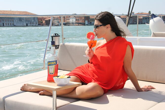 Catamaran Spritz Tour - Lido and the return through Sant’Elena