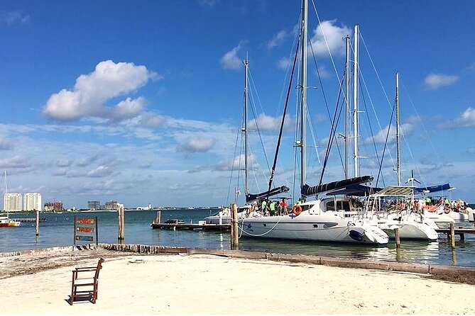 Catamaran to Isla Mujeres, Open bar, buffet, Beach Club Included - The sun is the serious practical issue
