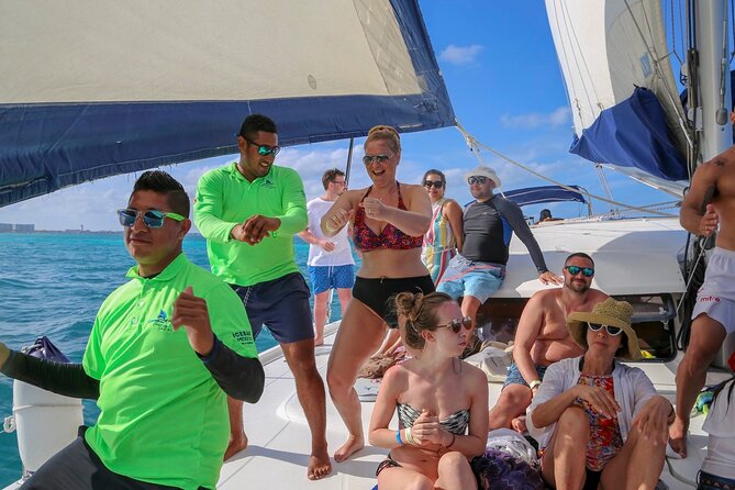 Catamaran to Isla Mujeres with Buffet and Open Bar from Cancun - Leaving Marina Las Perlas in Cancun