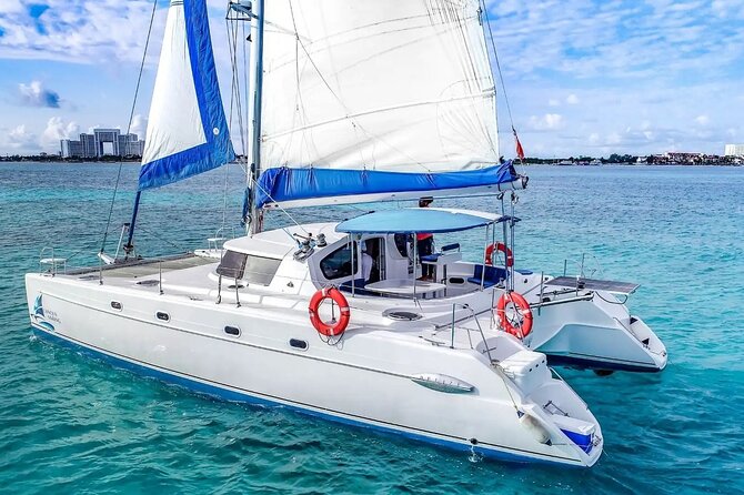 Catamaran Tour to Isla Mujeres from Cancún with Bar and Lunch - The snorkeling stop and what to expect