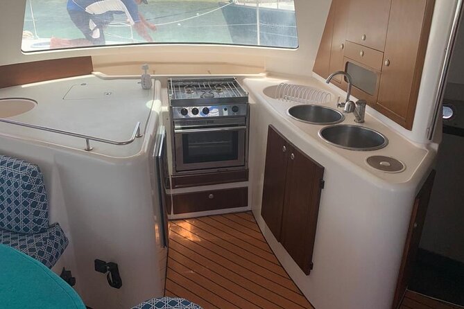 Catamaran Tour to Isla Mujeres Snorkeling with Buffet and Open Bar - Buffet and open bar: what the package is worth