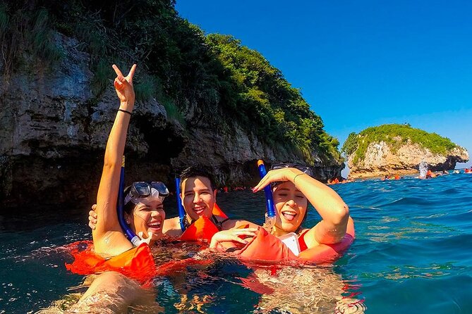 Catamaran Tour to the Arches, Playa las Animas, Snorkeling and more - Leaving Puerto Magico with breakfast on board