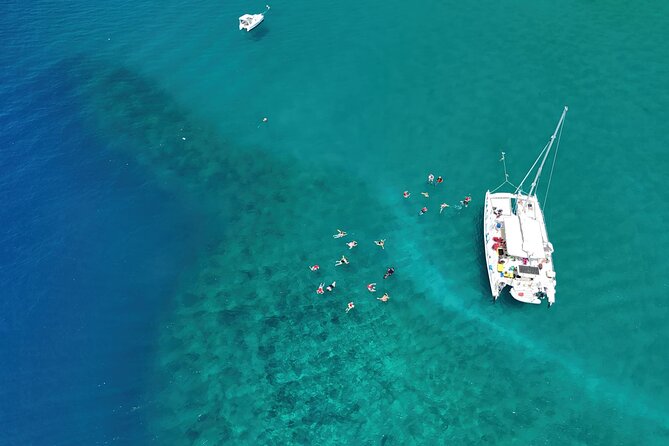 Catamaran with jacuzzi for groups Lunch and drinks Puerto plata - A private boat day from Sosúa Bay