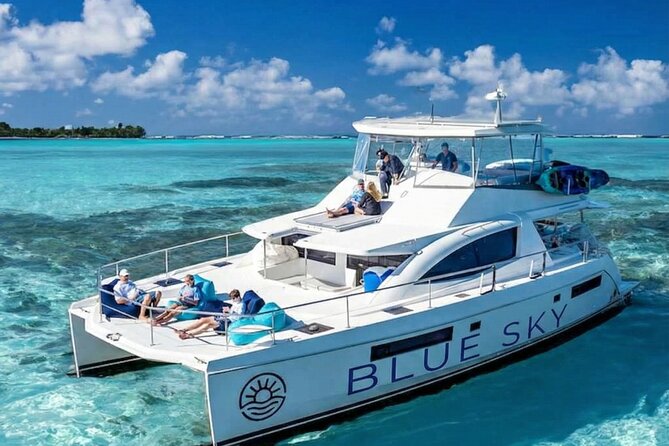 Catamaran with jacuzzi for groups Lunch and drinks Puerto plata - Is the $799 group price fair?