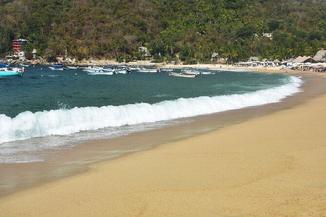 Catamaran Yelapa Beach Tour with Snorkeling, Food and Open Bar - The long return with music and an open bar