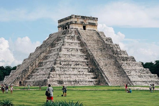 Combo Saver: Chichen Itza & Cenote + Isla Mujeres Catamaran - The early road to Chichen Itza