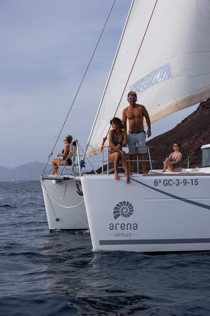 Corralejo: Adults-Only Catamaran Day Trip to Lobos Island - Paella, fruit brochettes, and drinks on deck
