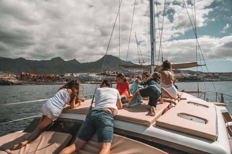 Costa Adeje: Catamaran Tour, Snorkelling, Snacks & Drinks - The crew makes the difference