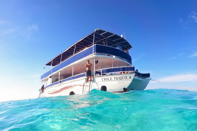 Cozumel Catamaran Tour: Snorkel at Top Reefs & Open Bar - Colombia Reef: the first test of the snorkeling plan