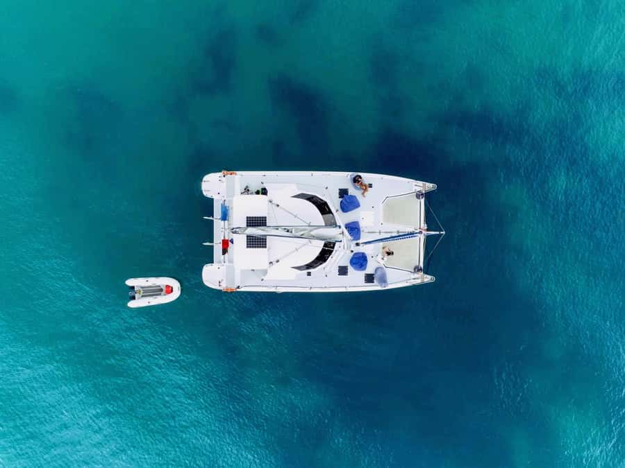 Day Sailing Charter on Catamaran with Lunch : Bay Of Islands - Six hours across the Bay of Islands