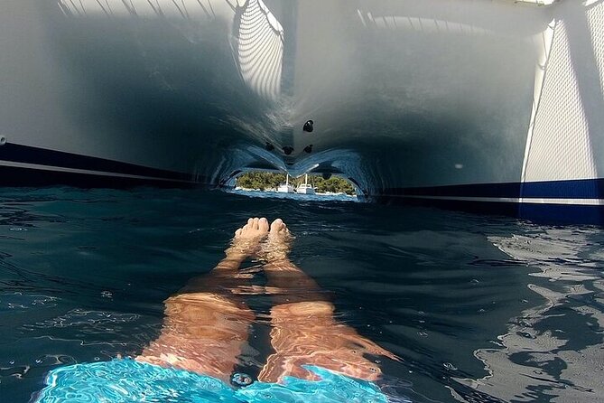 Day trip on a sailing catamaran in Sardinia - The catamaran experience and onboard comfort