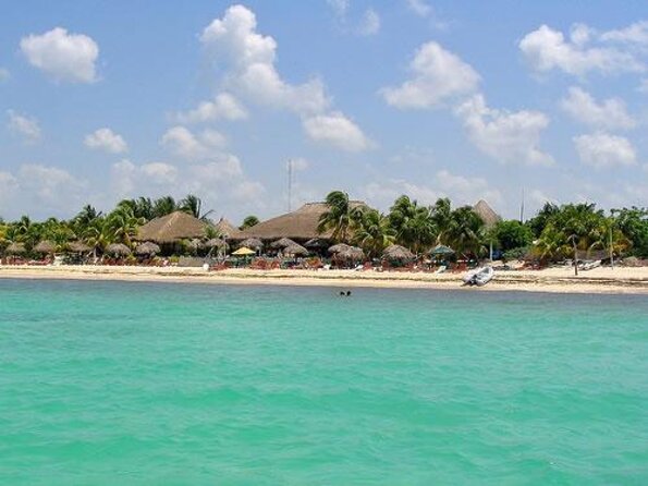 Deluxe Private Boats - 40 ft Catamaran - A Private Catamaran Day With Room to Roam