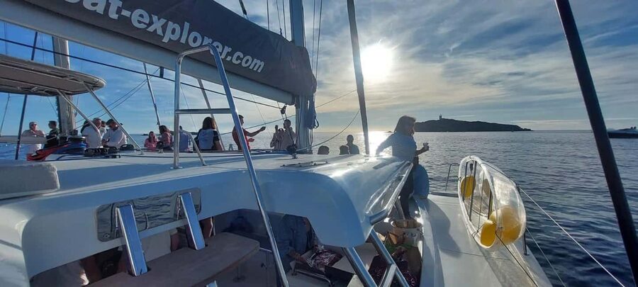 Departure from BRUSC: Half-day catamaran cruise - The return along the coast
