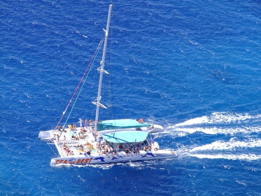 Desertas Islands Full-Day Catamaran Trip from Funchal - Arriving at Deserta Grande by tender