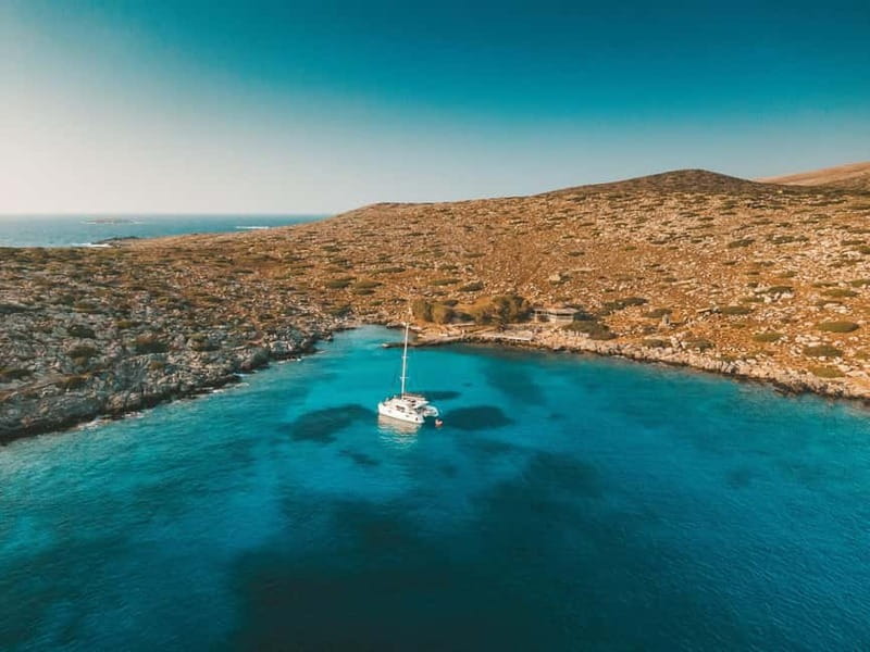 Dia Island Catamaran – Premium Lunch, Open Bar, Small Group - Who should book this Crete boat trip?