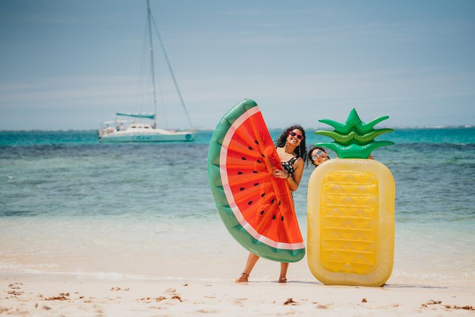 EAST Shared Cruise : OCÉANE Full day catamaran to Ile aux Cerfs - What the $77.82 price includes in practical terms