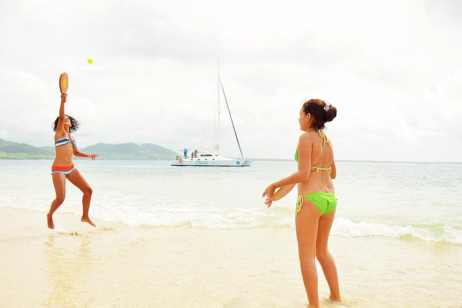 EAST Shared Cruise : OCÉANE Full day catamaran to Ile aux Cerfs - The crew, safety, and environmental approach