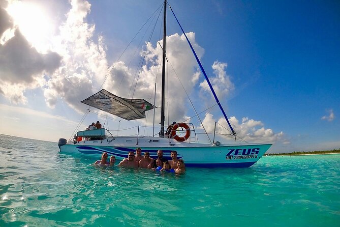 El Cielo Cozumel Snorkeling trip by Catamaran - The beach stop and the beach-club confusion