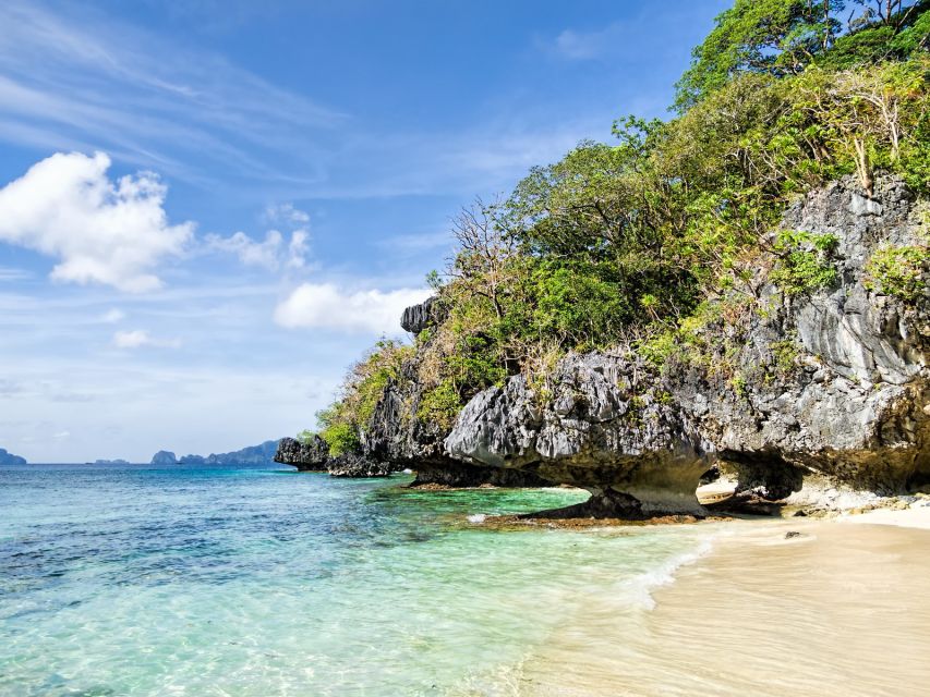 El Nido: Full-Day Premium Island Hopping Catamaran Cruise - Should you book it?