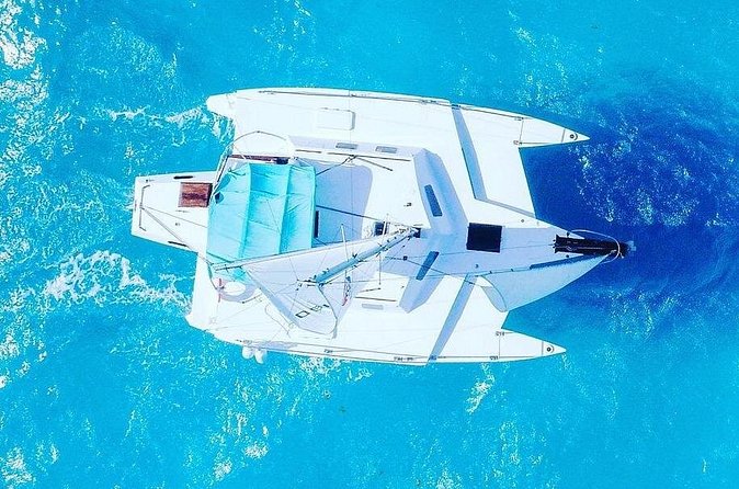 Exciting Catamaran Tour to Isla Mujeres, from Cancún! - The short swim stop and optional spinnaker ride