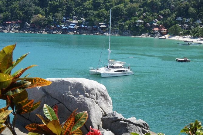 Exclusive private catamaran island hopping experience - A private route from Samui to Koh Phangan
