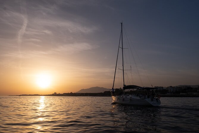 Exclusive private experience in luxury catamaran - Three Hours Around Puerto Banús