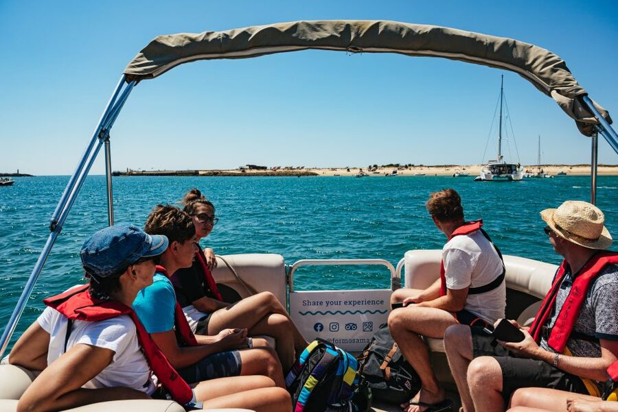Faro: Deserta Island and Farol Island Catamaran Boat Trip - Deserta Island for sand, sun, and quiet