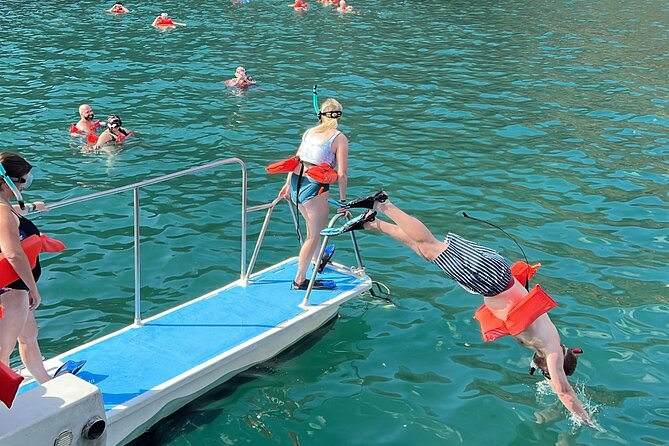 Flamingo Family Fun Catamaran Snorkel:Comfortable shaded seating - Meeting Point, Group Size, and Practical Details
