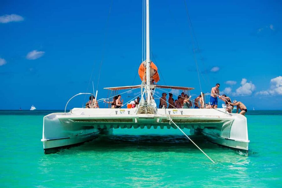 From Bayahíbe: Saona Island Catamaran Cruise with Buffet - Returning by boat and bus