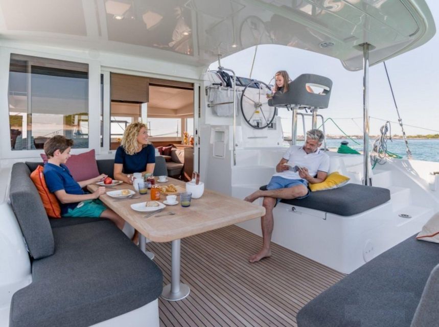 From Cannigione: Catamaran tour in La Maddalena Archipelago - Who should book this day on the water?