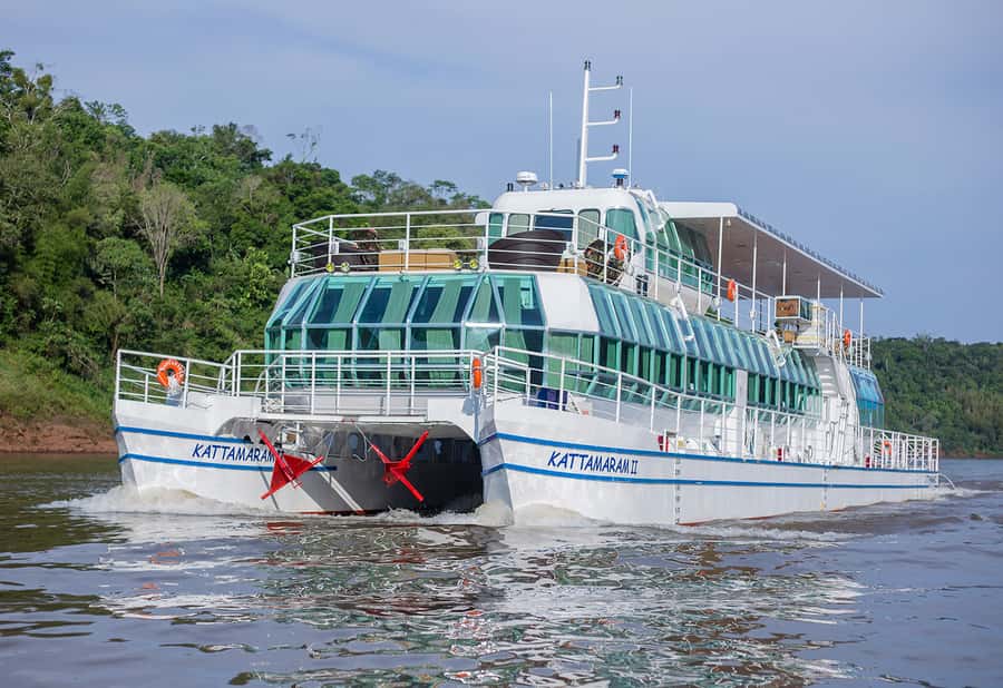 From Foz do Iguaçu: Sunset Catamaran Tour with Meal - Boarding the Kattamaram II