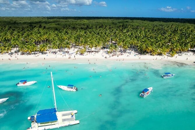 From Santo Domingo Saona Island Food And Drink Catamaran Vip - Small details that make the day easier