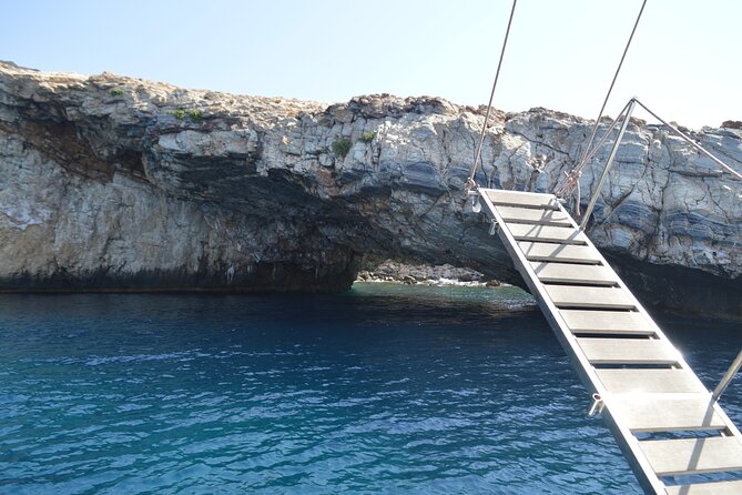 Full Day Catamaran Cruise in Paros - Faneromeni Beach and the barbecue lunch