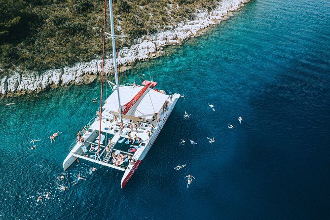 Full-Day Catamaran Cruise to Hvar & Pakleni Islands with Food and free Drinks - Meeting at Split harbor