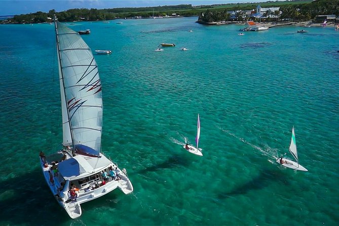 Full-Day Catamaran Cruise to Île aux Cerfs with BBQ Lunch - Sega music and the return to Pointe Jerome