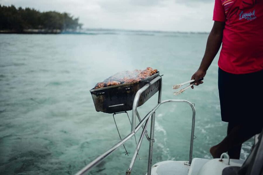 Full-day Catamaran Cruise to Ile aux Cerfs with Lunch - Key points to know before you book