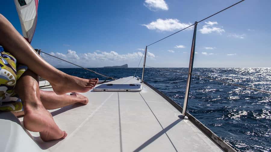 Full Day Catamaran Luxury Cruise to Northern Islands w Lunch - Coin de Mire and the natural aquarium