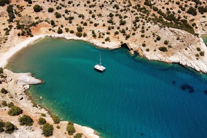 Full Day Yacht Tour in Catamaran Naxos Greece - A crew that stays involved
