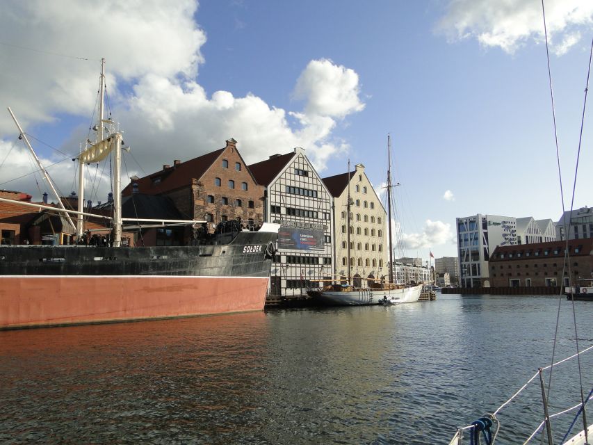 Gdańsk: Motlawa River Sightseeing Catamaran Cruise - Audio commentary and what to expect onboard