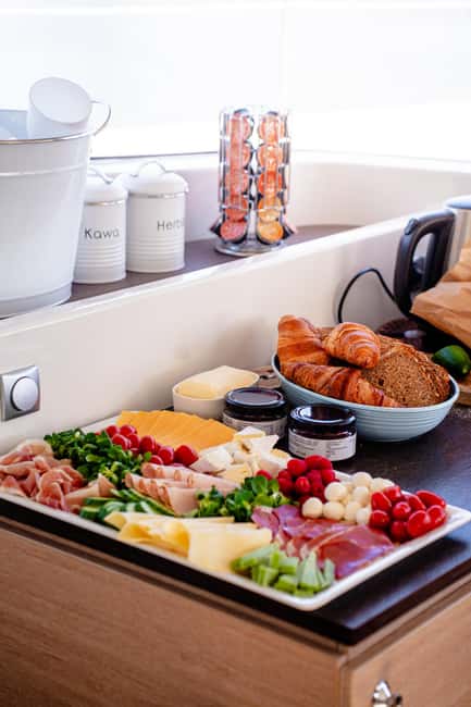 Gdansk/Sopot: Breakfast Cruise on a Catamaran - Prosecco, blankets, and the small comforts