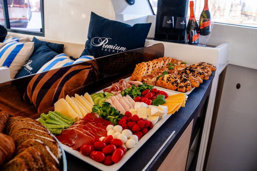 Gdansk/Sopot: Breakfast Cruise on a Catamaran - Taking the wheel with the crew