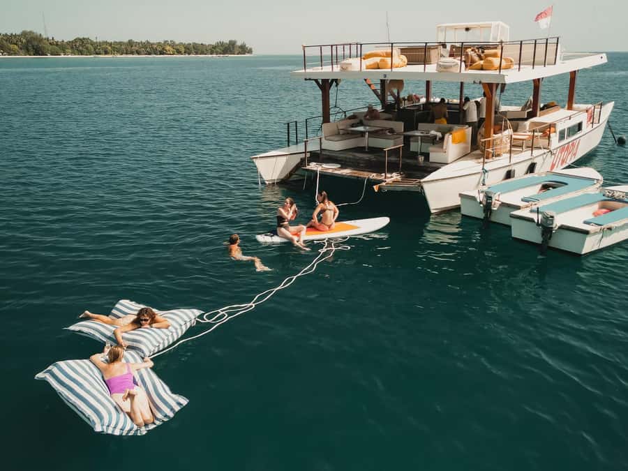 Gili Islands: 4-in-1 Catamaran Snorkeling Experience - Key points at a glance