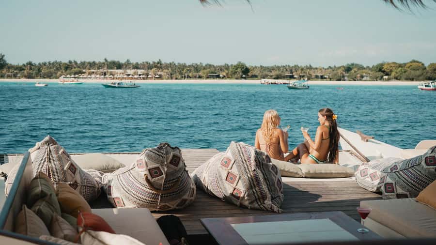 Gili Islands: 4-in-1 Catamaran Snorkeling Experience - What the $104 price really covers