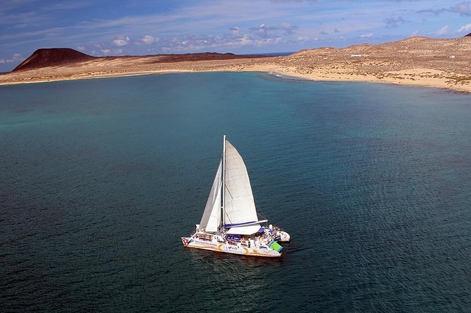 Graciosa Marine Reserve Catamaran Day Trip with Transfers - From Órzola to La Graciosa by ferry